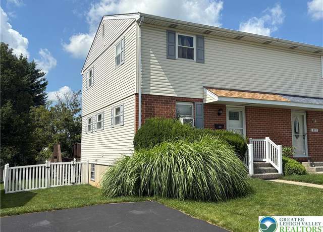 Property at 624 S 14th St, Catasauqua Boro, PA 18032, 3 beds, 1.5 baths