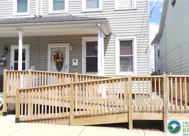 Property at 434 S 19th St, Wilson Borough, PA 18042, 3 beds, 2 baths