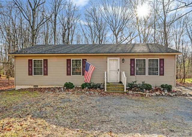Property at 8803 Robinhood Dr, Polk Twp, PA 18058, 3 beds, 2 baths