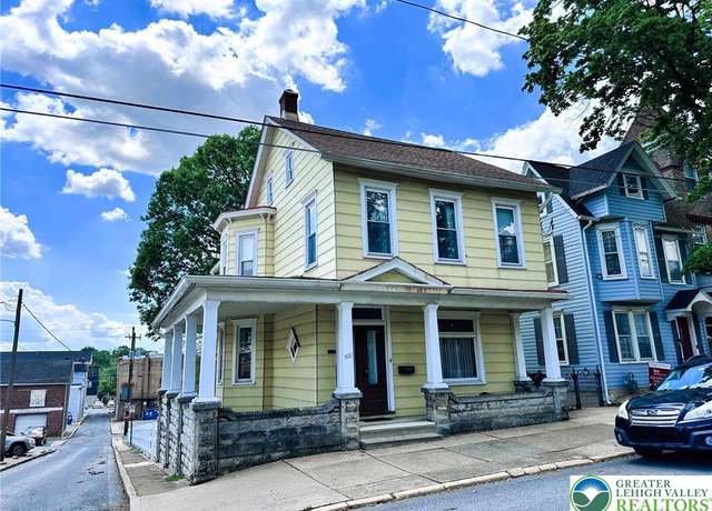 Property at 520 2nd St, Catasauqua Borough, PA 18032, 3 beds, 1.5 baths