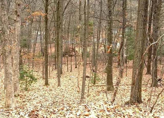 Property at 286 Estate Dr, Price Twp, PA 18302