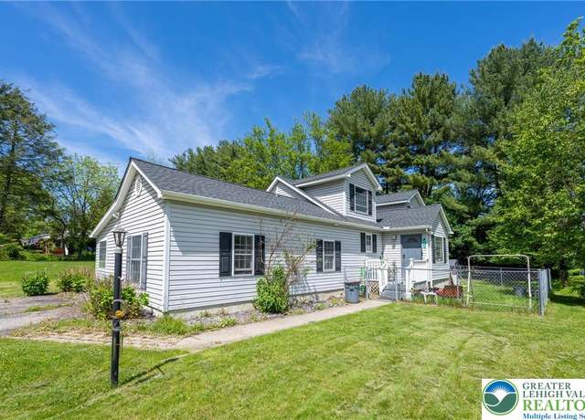 Property at 7112 Howell Ter, Stroudsburg, PA 18360, 4 beds, 2 baths