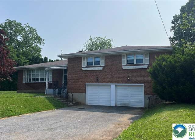 Property at 1908 13th St, Bethlehem Twp, PA 18020, 4 beds, 2.5 baths