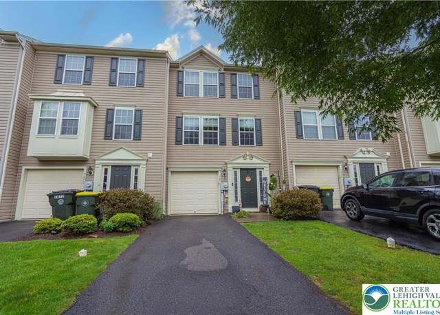 Property at 7876 Red Hawk Ct, Upper Macungie Twp, PA 18031, 4 beds, 2.5 baths