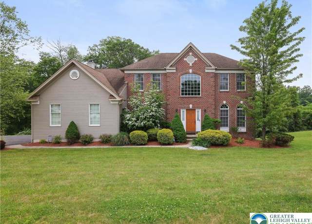 Property at 638 Stratton Dr, Middle Smithfield Twp, PA 18302, 5 beds, 3.5 baths