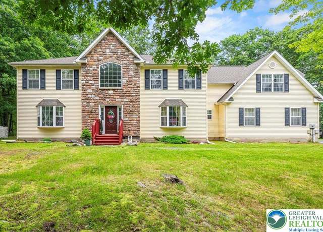 Property at 210 Swartsburo Dr, Lehman Twp, PA 18371, 4 beds, 2.5 baths