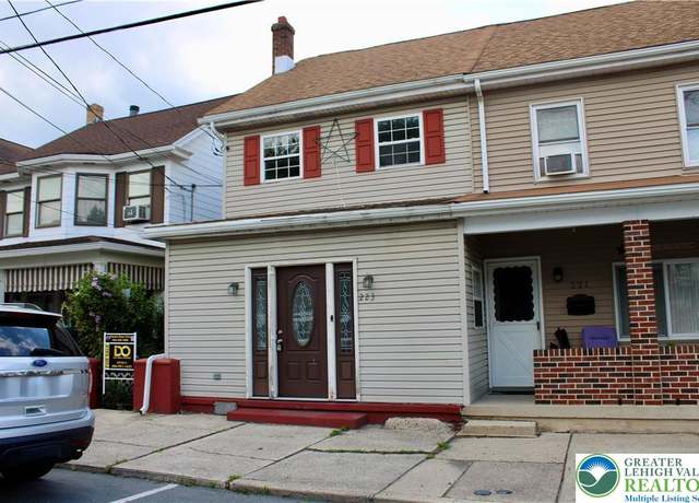 Property at 223 W Phillips St, Coaldale Boro, PA 18218, 3 beds, 1 bath