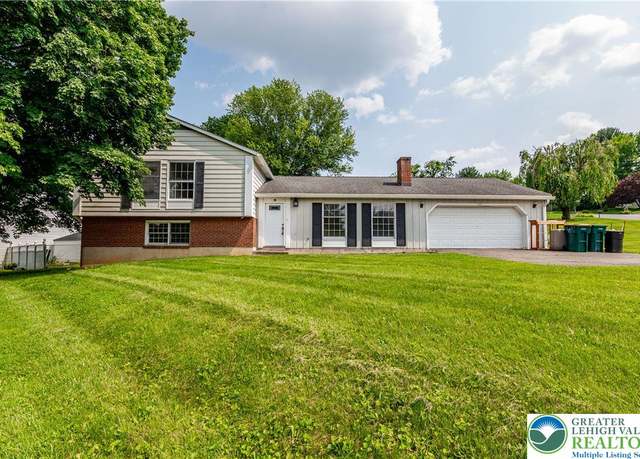 Property at 23 Devon Dr, Palmer Twp, PA 18045, 5 beds, 3.5 baths