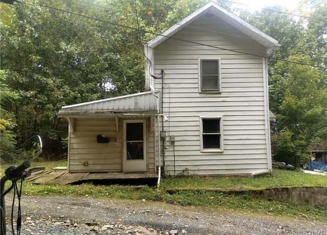 Property at 65 Spring St, Mahoning Twp, PA 18235, 2 beds, 1 bath