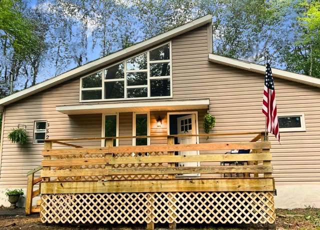 Property at 352 Scotch Pine Dr, Coolbaugh Twp, PA 18346, 3 beds, 1.5 baths