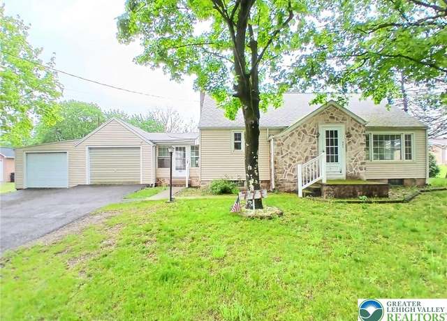 Property at 771 E Lizard Creek Rd, Lehighton Borough, PA 18235, 3 beds, 1 bath