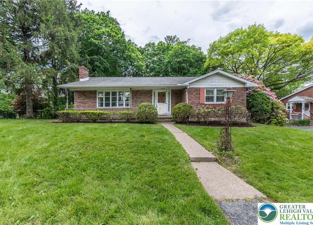 Property at 1686 Pleasant View Rd, Lower Saucon Twp, PA 18015, 3 beds, 1 bath