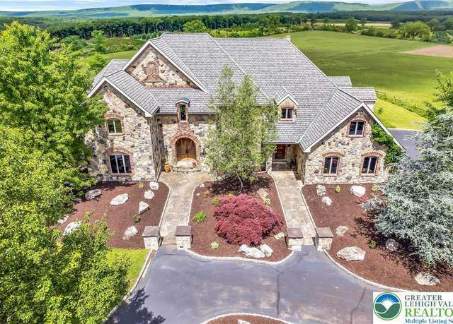 Property at 216 Merwinsburg Rd, Chestnuthill Twp, PA 18330, 5 beds, 3.5 baths