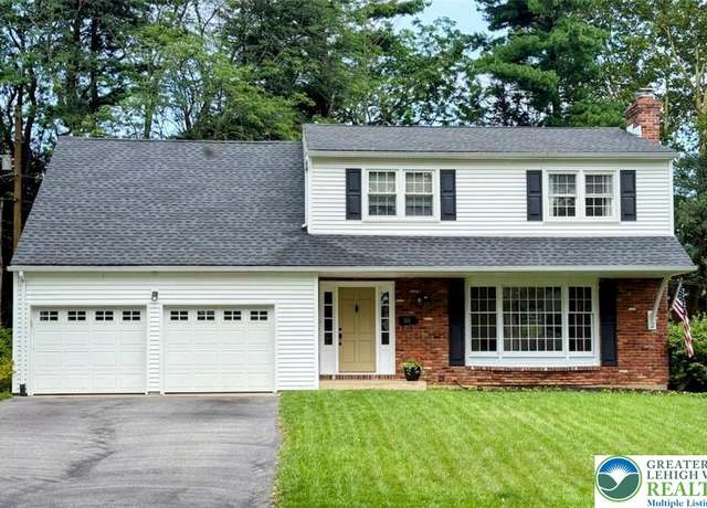 Property at 313 Iroquois St, Emmaus Boro, PA 18049, 4 beds, 2.5 baths