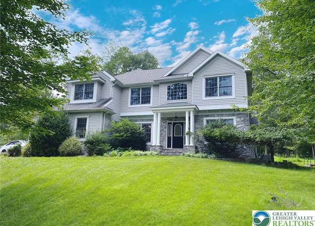 Property at 117 Songbird Ln, Chestnuthill Twp, PA 18353, 4 beds, 2.5 baths