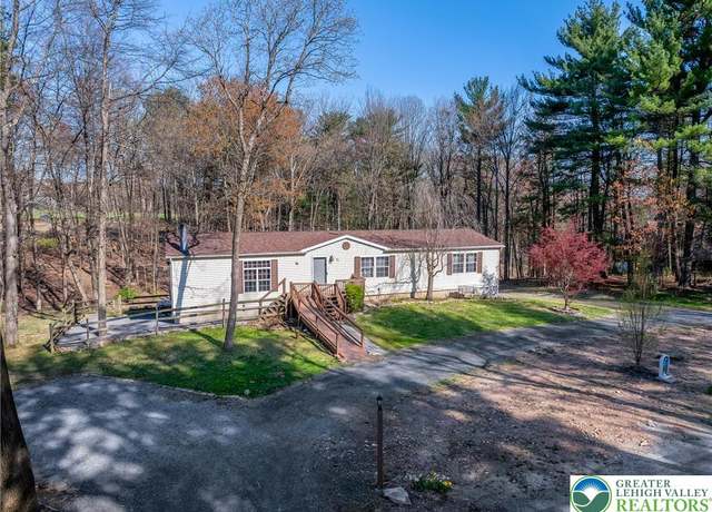 Property at 35 Green Briar Dr, Towamensing Twp, PA 18071, 3 beds, 2.5 baths