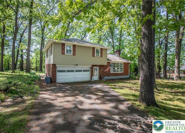 Property at 2875 Whitewood Rd, Hanover Twp, PA 18017, 3 beds, 1.5 baths