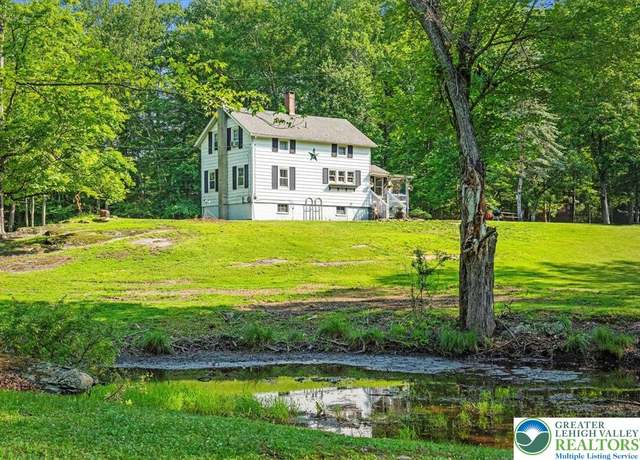 Property at 144 Frutchey Dr, Middle Smithfield Twp, PA 18302, 2 beds, 1.5 baths