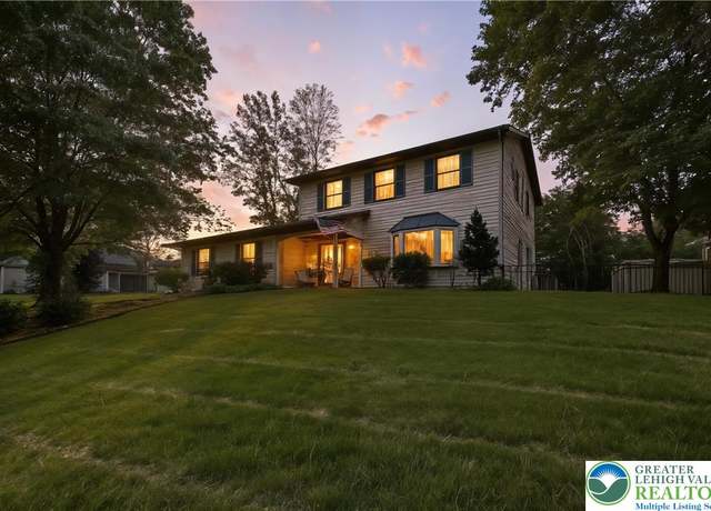 Property at 3525 Skyline Dr, Bethlehem Twp, PA 18020, 3 beds, 1.5 baths