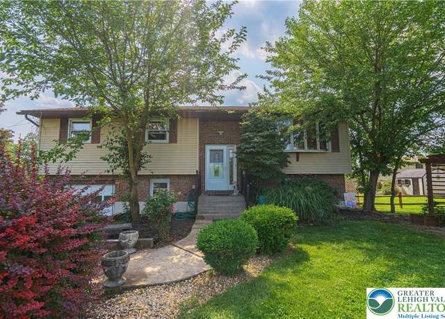 Property at 1421 7th St, Bethlehem Twp, PA 18020, 3 beds, 1.5 baths