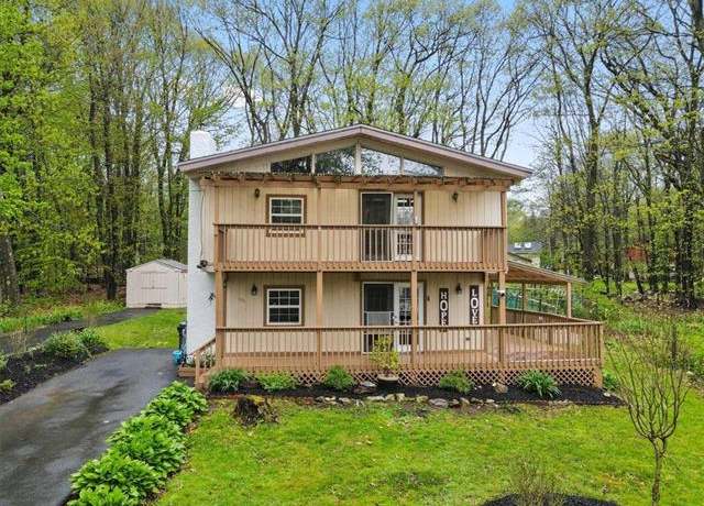 Property at 206 PALOMINO Pl, Coolbaugh Twp, PA 18466, 4 beds, 2 baths