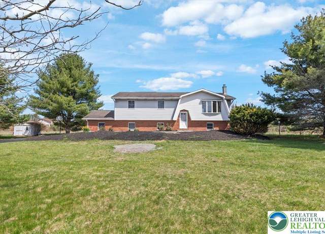 Property at 217 Veronica Ln, Chestnuthill Twp, PA 18322, 4 beds, 2 baths