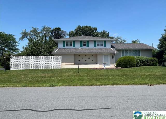 Property at 4941 Glenview St, North Whitehall Twp, PA 18078, 4 beds, 2.5 baths