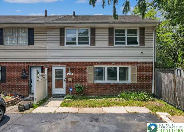 Property at 225 W Lehigh St, Bethlehem City, PA 18018, 3 beds, 2.5 baths