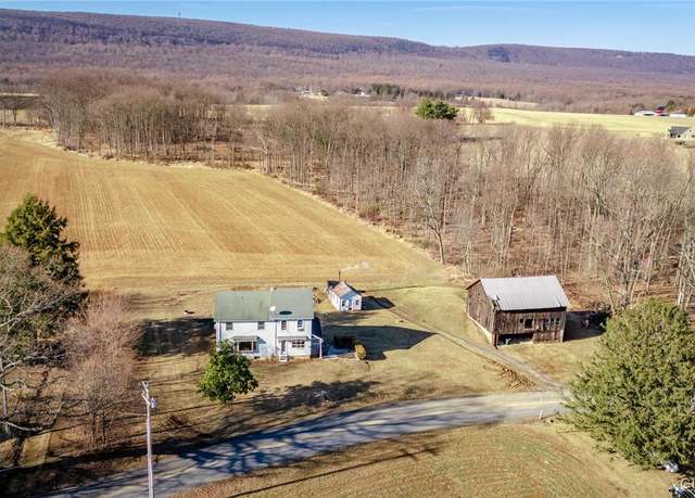 Property at 7489 Springhouse Rd, Lynn Twp, PA 18088, 3 beds, 2.5 baths