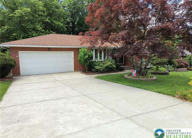 Property at 3941 Kenrick Dr, Bethlehem City, PA 18020, 3 beds, 2.5 baths