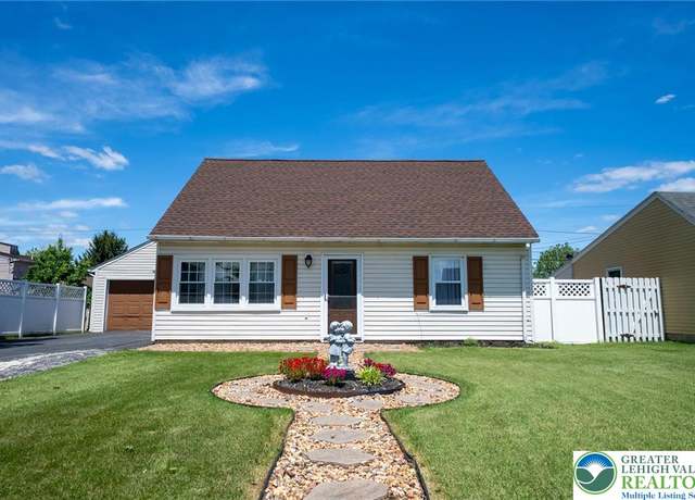 Property at 3079 Eldridge Ave, Palmer Twp, PA 18045, 3 beds, 1.5 baths