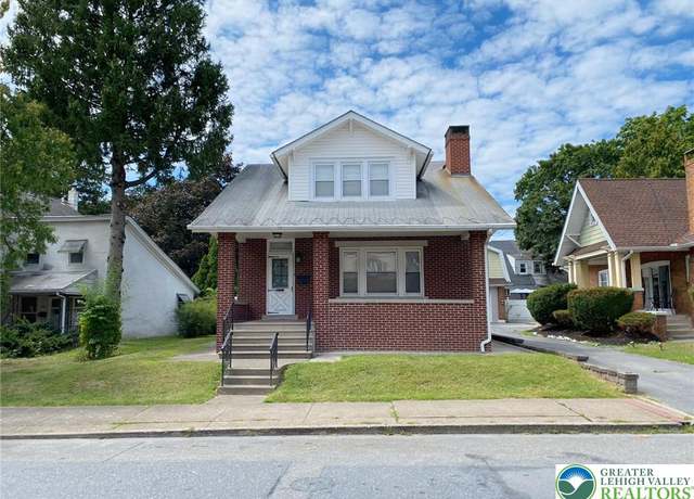 Property at 820 Club Ave E, Allentown City, PA 18109, 3 beds, 2 baths