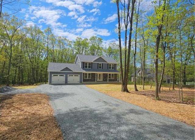 Property at 235 Innsbruck Dr, Franklin Twp, PA 18235, 3 beds, 2.5 baths