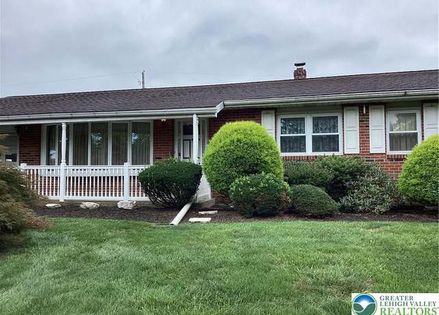 Property at 4424 Elm Dr, Lower Macungie Twp, PA 18103, 3 beds, 1.5 baths