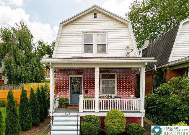 Property at 625 Pardee St, Easton, PA 18042, 3 beds, 1.5 baths