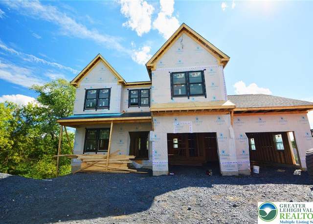 Property at 4740 Hillcrest Ln, Whitehall Twp, PA 18052, 4 beds, 3.5 baths