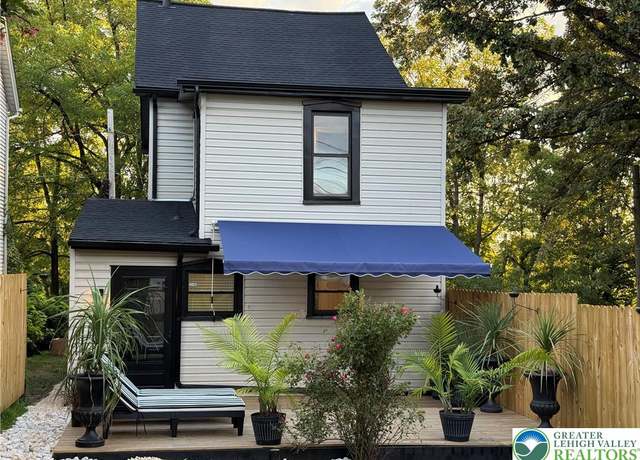 Property at 647 S Woodward St S, Allentown City, PA 18103, 4 beds, 1.5 baths