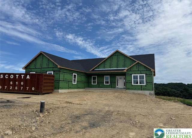 Property at 464 Long Lane Rd, Lehigh Twp, PA 18088, 3 beds, 2 baths