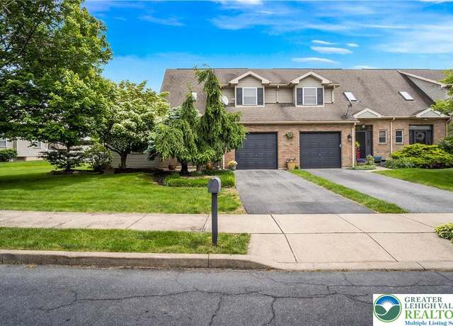 Property at 216 Melissa Dr, Palmer Twp, PA 18045, 3 beds, 2.5 baths