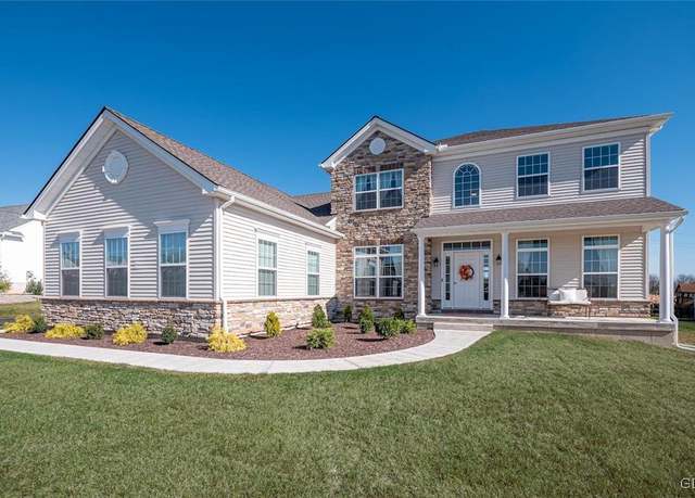 Property at 4731 Farrcroft Dr, Forks Twp, PA 18040, 4 beds, 2.5 baths