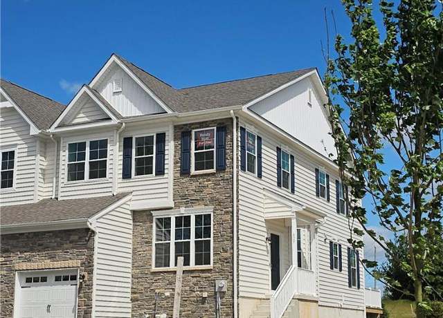 Property at 625 Fountain View Cir #10, Upper Macungie Twp, PA 18104, 3 beds, 2.5 baths