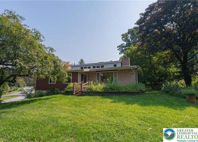 Property at 1422 Beverly Hls, Lower Milford Twp, PA 18036, 3 beds, 1.5 baths