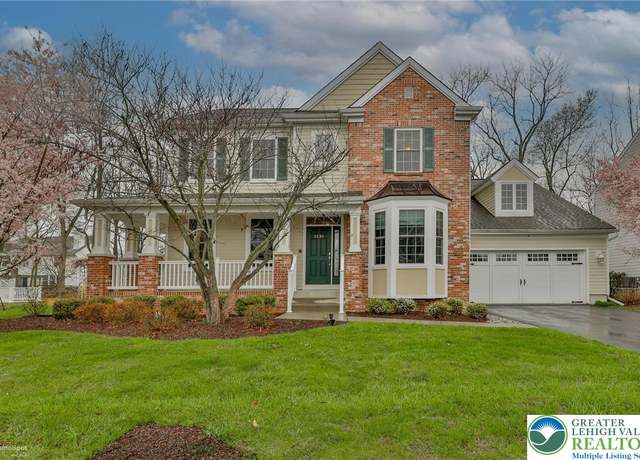 Property at 2698 Hollow View Dr, Forks Twp, PA 18040, 3 beds, 2.5 baths