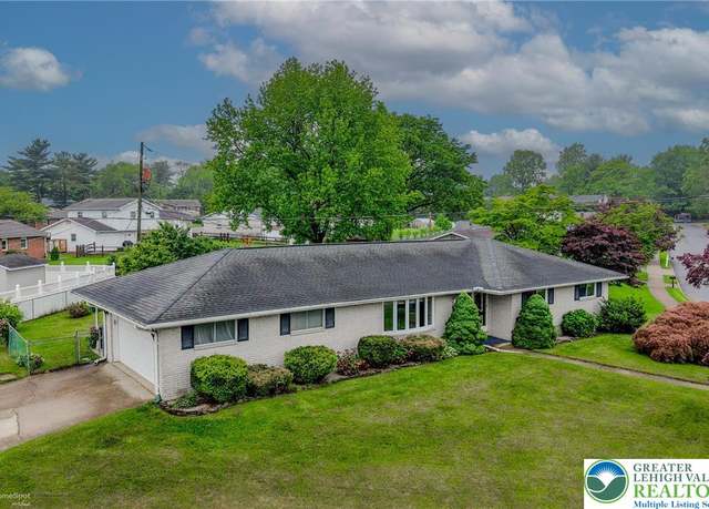 Property at 1156 Westbury Dr, Bethlehem City, PA 18017, 3 beds, 1.5 baths