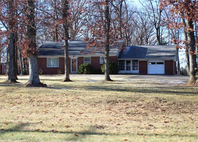 Property at 389 Moorestown Dr, Moore Twp, PA 18014, 2 beds, 1 bath