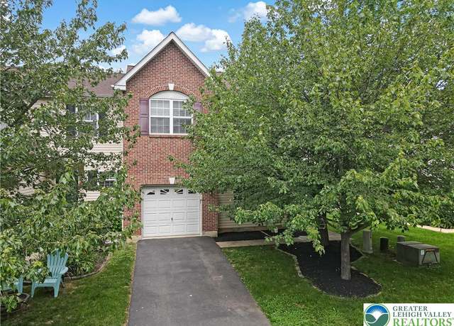 Property at 6945 Hunt Dr, Lower Macungie Twp, PA 18062, 3 beds, 2.5 baths