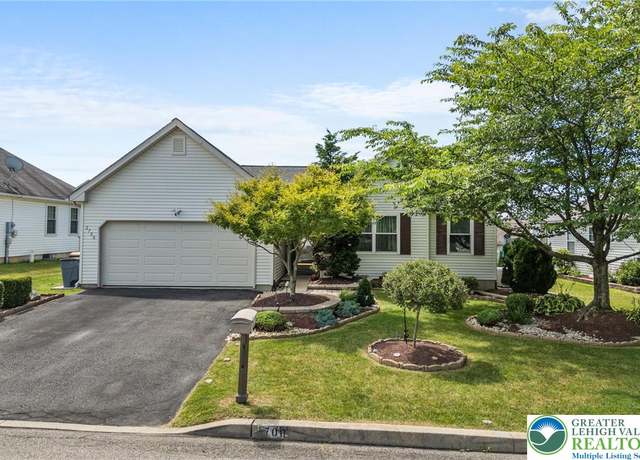 Property at 2700 Knollwood Way, Easton, PA 18040, 3 beds, 2 baths