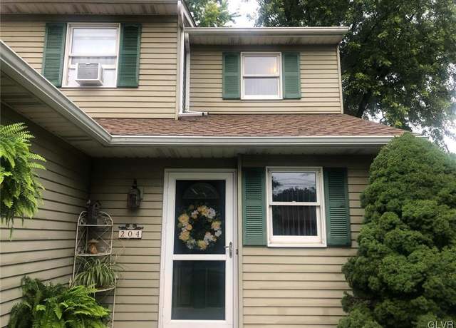 Property at 204 Garfield St, Freemansburg Borough, PA 18017, 3 beds, 1.5 baths