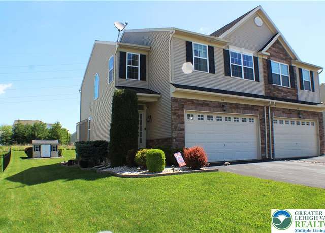 Property at 111 Gray Dr, Allen Twp, PA 18067, 3 beds, 2.5 baths