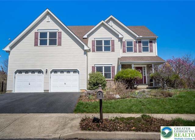 Property at 21 Millbrook Ct, Palmer Twp, PA 18045, 4 beds, 2.5 baths
